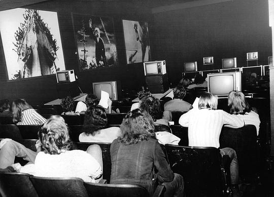 时间隧道：饭村隆彦在兵工厂影院，1973年4月18日1